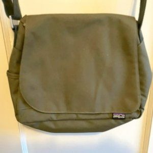 VINTAGE Patagonia Small Messenger/Shoulder Bag - Discontinued!